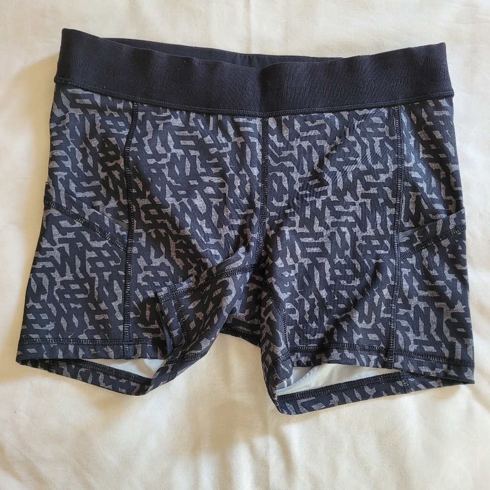 Lululemon shorts tights 8